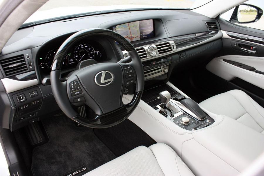  Lexus LS600h L 2013 года  (фото 12 из 45)